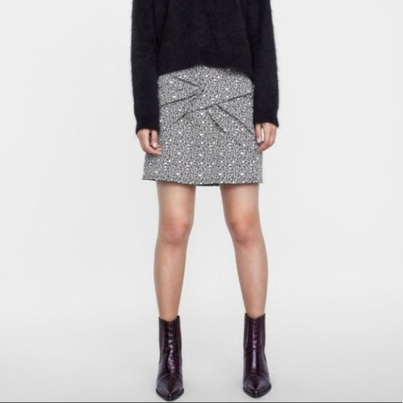 Zara Dresses & Skirts - Zara basic skirt animal print